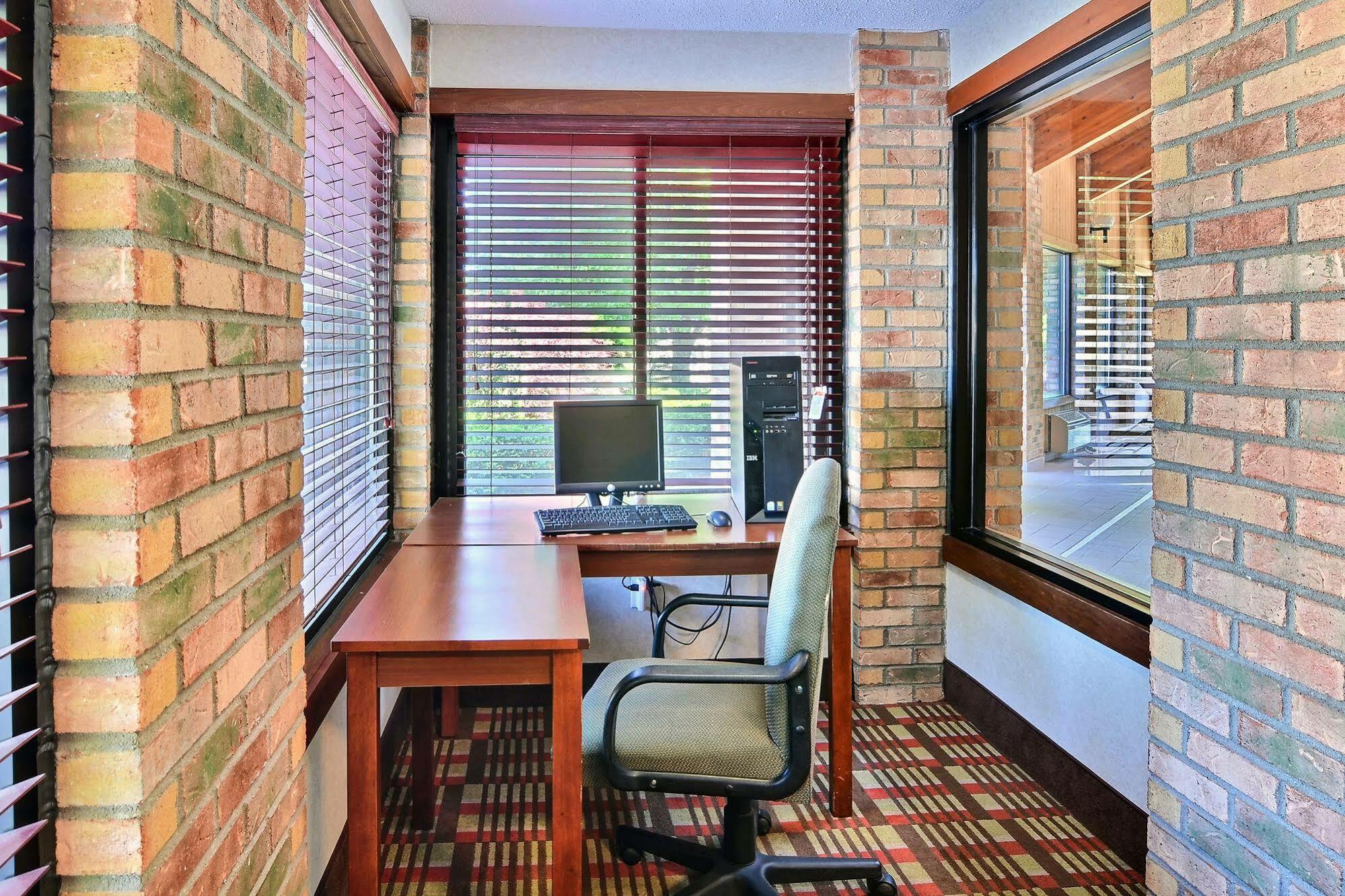 Quality Inn East Liverpool Exteriér fotografie